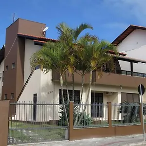 bombinhas-brasil-residence-ii-guest-house.santa-catarina-brasil.com/